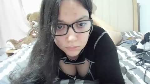 Snapshot of laracamille chatting on 12, 2, 2025 lara online show from 12, 2, 2025