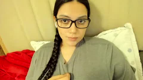 Snapshot of laracamille chatting on 17, 5, 2026 lara online show from 17, 5, 2026