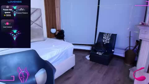 Snapshot of laracooper_ chatting on 9, 3, 2026 LaraCooper online show from 9, 3, 2026