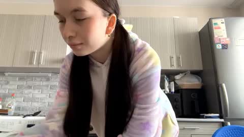 lara online show from 6, 3, 2026