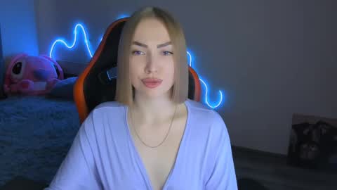 Snapshot of larakrein_lk chatting on 5, 4, 2026 LaraKrein lk online show from 5, 4, 2026