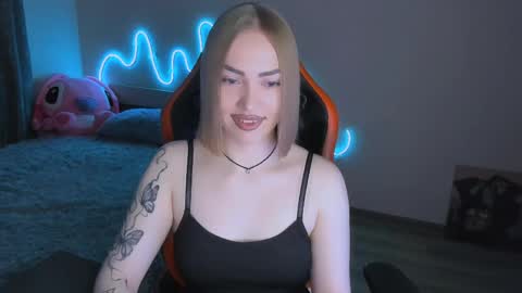 Snapshot of larakrein_lk chatting on 6, 4, 2026 LaraKrein lk online show from 6, 4, 2026