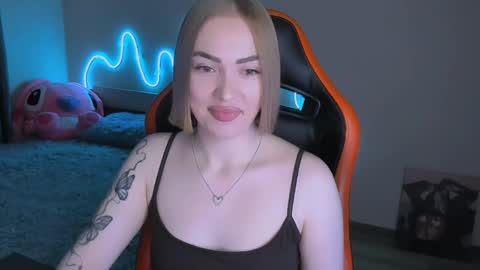 Snapshot of larakrein_lk chatting on 3, 5, 2026 LaraKrein lk online show from 3, 5, 2026