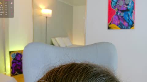 Lara  online show from 10, 6, 2026