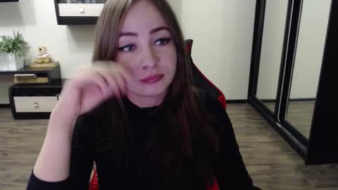 Laralianna online show from 18, 9, 2025