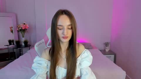 Snapshot of laralourance chatting on 3, 2, 2025 MY NAME IS LILY online show from 3, 2, 2025