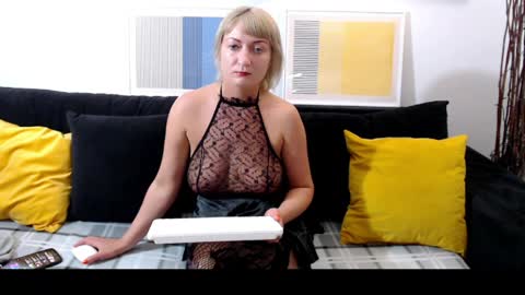 Snapshot of laralovebliss chatting on 6, 4, 2026 lara online show from 6, 4, 2026