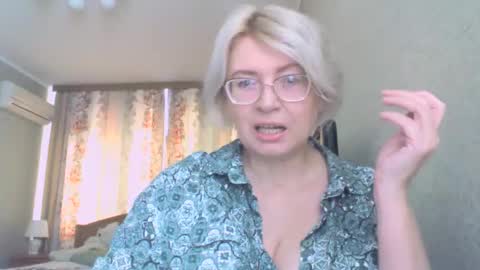 Snapshot of laramrs chatting on 18, 10, 2025 laramrs online show from 18, 10, 2025