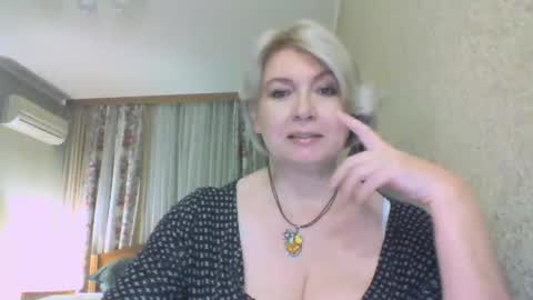 Snapshot of laramrs chatting on 24, 11, 2025 laramrs online show from 24, 11, 2025