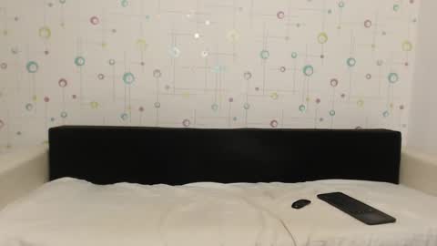 Snapshot of larataylorrr chatting on 24, 2, 2025 larataylorrr online show from 24, 2, 2025