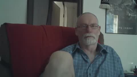 Snapshot of larbie chatting on 1, 1, 2025 Larbie online show from 1, 1, 2025