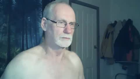Snapshot of larbie chatting on 7, 1, 2025 Larbie online show from 7, 1, 2025
