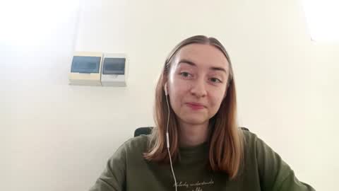 Snapshot of lareepruyn chatting on 3, 10, 2025 Hanna online show from 3, 10, 2025