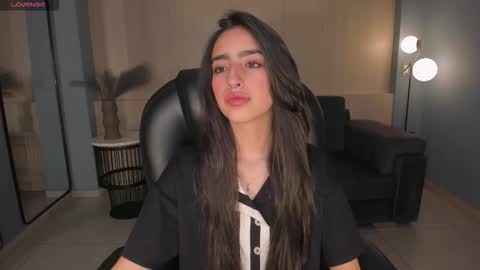 Larisa Smirnov online show from 15, 9, 2025