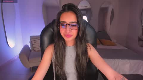 Larisa Smirnov online show from 10, 10, 2025