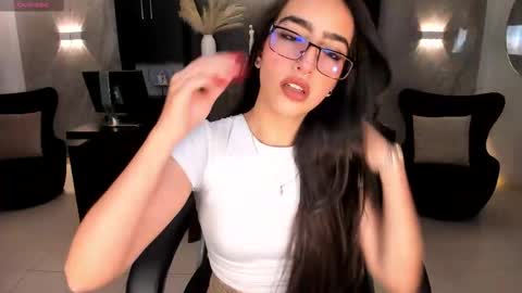 Larisa Smirnov online show from 23, 12, 2025