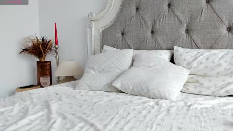 Snapshot of larissa4 chatting on 8, 11, 2025 Larissa online show from 8, 11, 2025