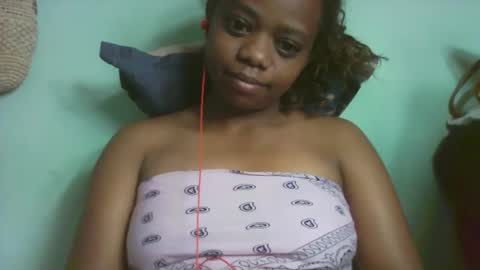 larissa645771 online show from 11, 11, 2025