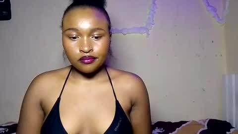 Snapshot of larora_ chatting on 16, 9, 2025 larora_ online show from 16, 9, 2025