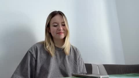 Luna online show from 9, 2, 2026