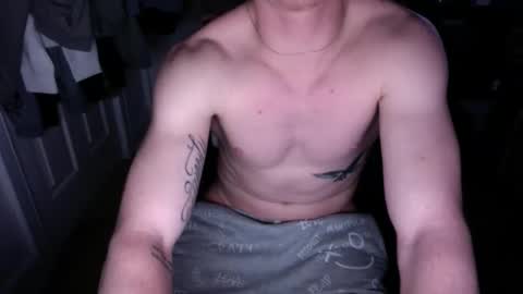 Snapshot of latepleasures chatting on 8, 1, 2025 latepleasures online show from 8, 1, 2025