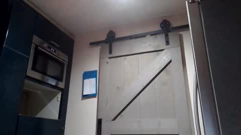 latex boy 38 online show from 17, 12, 2025