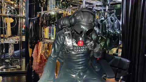 Snapshot of latexlover202 chatting on 22, 12, 2024 latexlover202 online show from 22, 12, 2024