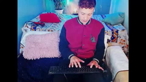 Snapshot of latin_boysxxx_ chatting on 15, 1, 2026 latin_boysxxx_ online show from 15, 1, 2026