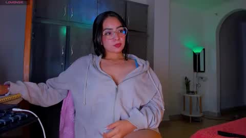 Snapshot of latin_gabby chatting on 1, 10, 2025 Gabby online show from 1, 10, 2025