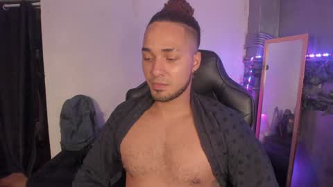 Snapshot of latin_luxury_i chatting on 24, 12, 2024  Free OF online show from 24, 12, 2024