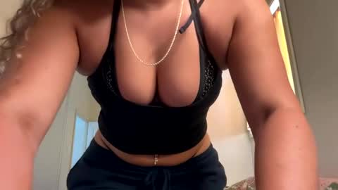 Snapshot of latina_bbyxo chatting on 25, 9, 2025 latina_bbyxo online show from 25, 9, 2025