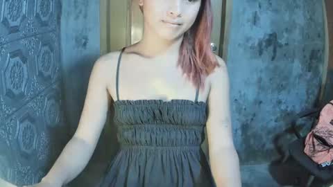 Latina online show from 8, 4, 2026