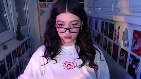 miiiiiiaaaa online show from 18, 1, 2025