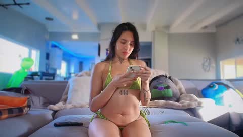 Snapshot of latinabarbiexx chatting on 30, 9, 2025 latinabarbiexx online show from 30, 9, 2025