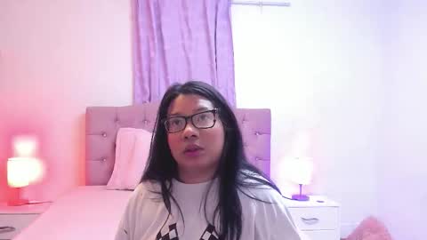 Snapshot of latinabombsheell chatting on 10, 9, 2025 Martina online show from 10, 9, 2025