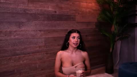 Snapshot of latinaloco chatting on 9, 10, 2025 Latina online show from 9, 10, 2025