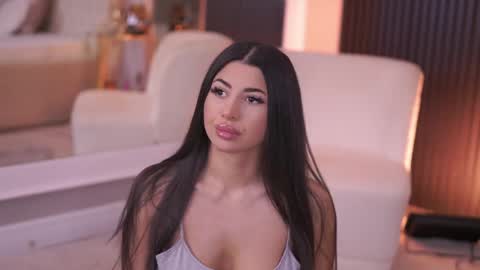 Latina online show from 28, 4, 2026