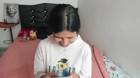 Snapshot of latinaqueen023 chatting on 16, 4, 2026 Luna online show from 16, 4, 2026