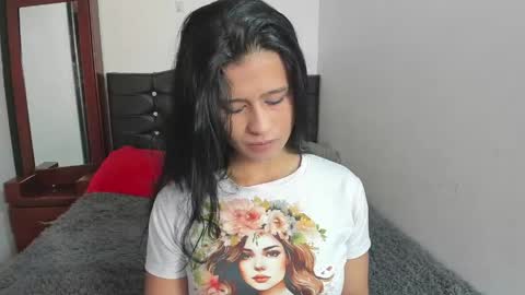 Snapshot of latinaqueen023 chatting on 28, 5, 2026 Luna online show from 28, 5, 2026