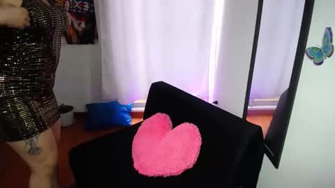 Snapshot of latinasexy_001 chatting on 22, 10, 2025 LORENA online show from 22, 10, 2025