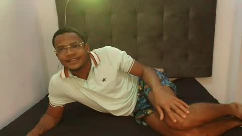 latinblack_98 online show from 11, 1, 2026