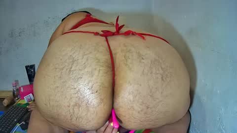 Snapshot of latincurvy1992 chatting on 15, 9, 2025 latincurvy1992 online show from 15, 9, 2025