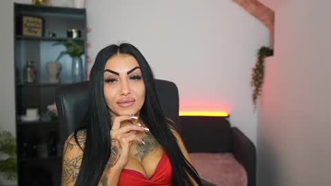 Latinella  online show from 13, 1, 2026