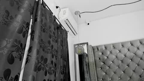 Snapshot of latinhotboys1 chatting on 23, 12, 2024 Zeus online show from 23, 12, 2024