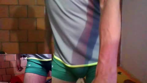 Snapshot of latinmansmoking chatting on 13, 11, 2025 latinmansmoking online show from 13, 11, 2025