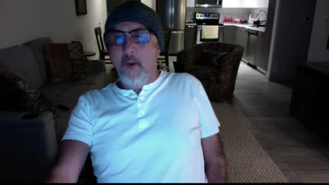 QS - INDEPENDENT MODEL online show from 23, 12, 2024