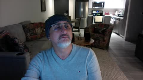 QS - INDEPENDENT MODEL online show from 30, 1, 2025