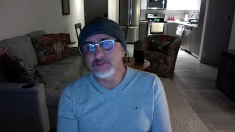 QS - INDEPENDENT MODEL online show from 30, 1, 2025