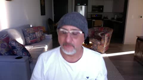 QS - INDEPENDENT MODEL online show from 9, 2, 2025