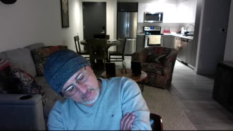 QS - INDEPENDENT MODEL online show from 18, 2, 2025